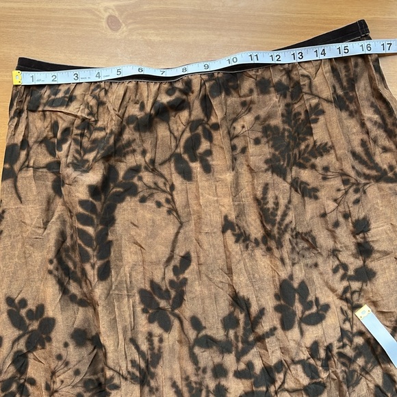 go by gosilk Crinkle Cut Jacket and Skirt Set in Chai Society 100% Silk Size M - Picture 16 of 16